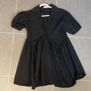 Oak and Fort Black Tiered Puff Sleeve Mini Empire Waist Shirtdress